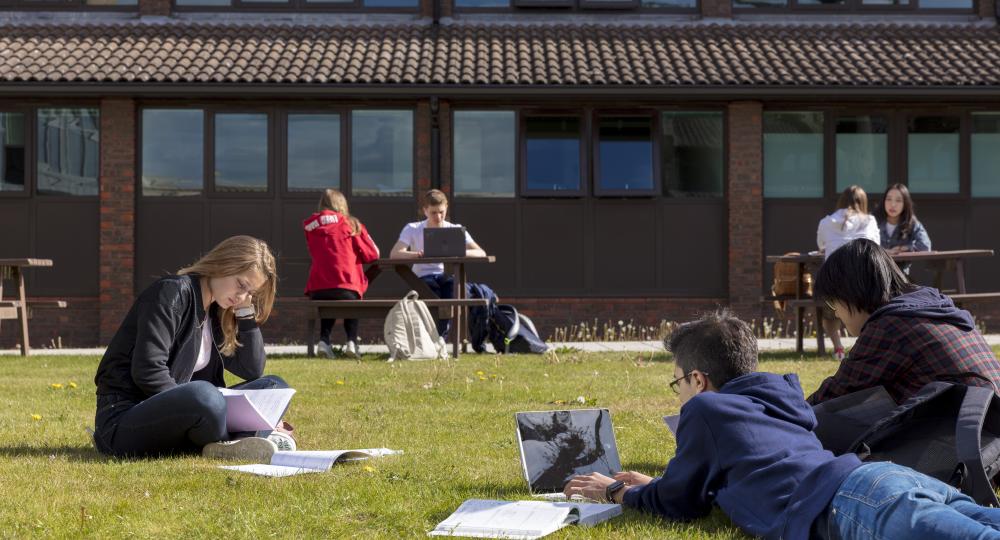 IB Diploma ili A Level: Koji program srednje škole u inostranstvu vas bolje priprema za univerzitete u inostranstvu?